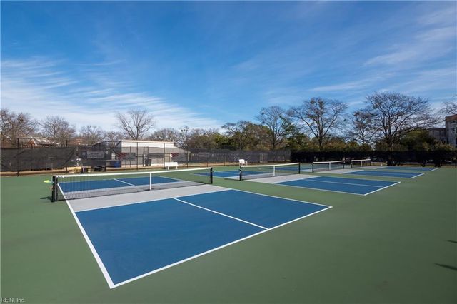 696 Mowbray Arch Apt 330, Norfolk, VA 23507