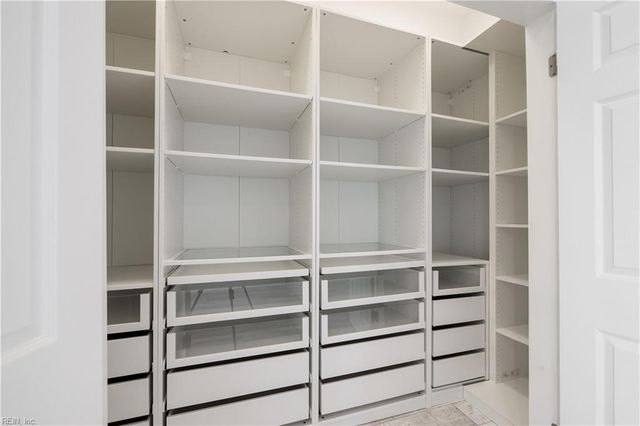 696 Mowbray Arch Apt 330, Norfolk, VA 23507