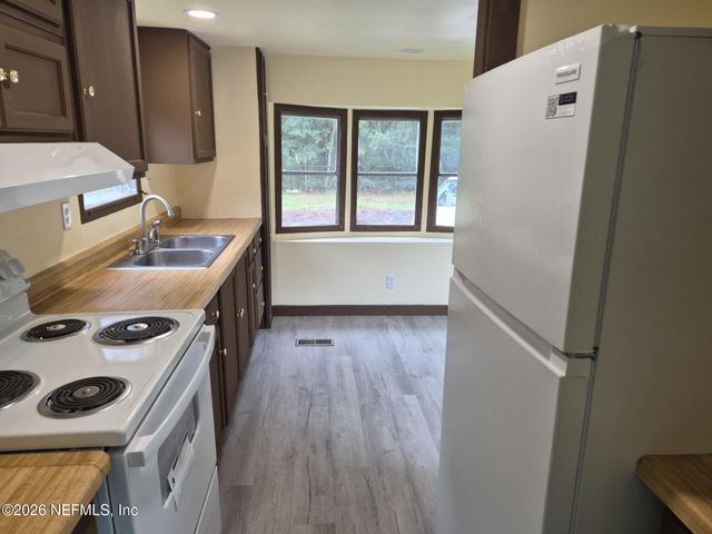 1151 VILLAGE GREEN Drive, Jacksonville, FL 32234
