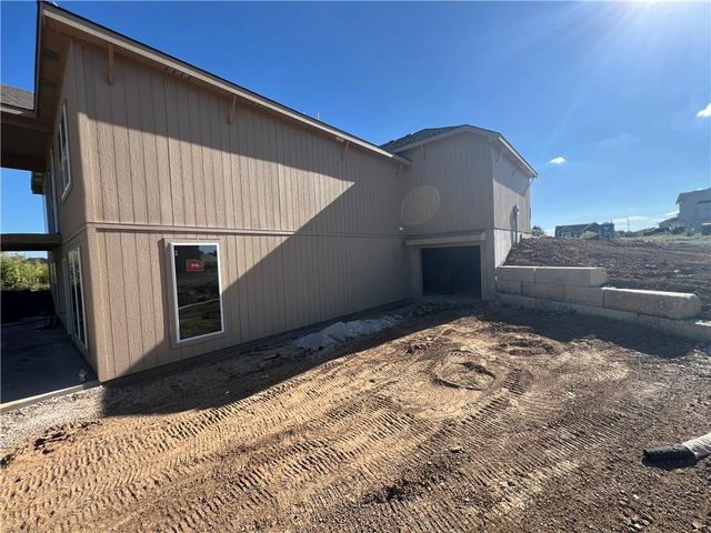 21403 Twin Oaks Parkway, Peculiar, MO 64078