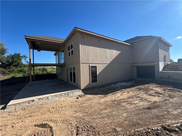 21403 Twin Oaks Parkway, Peculiar, MO 64078