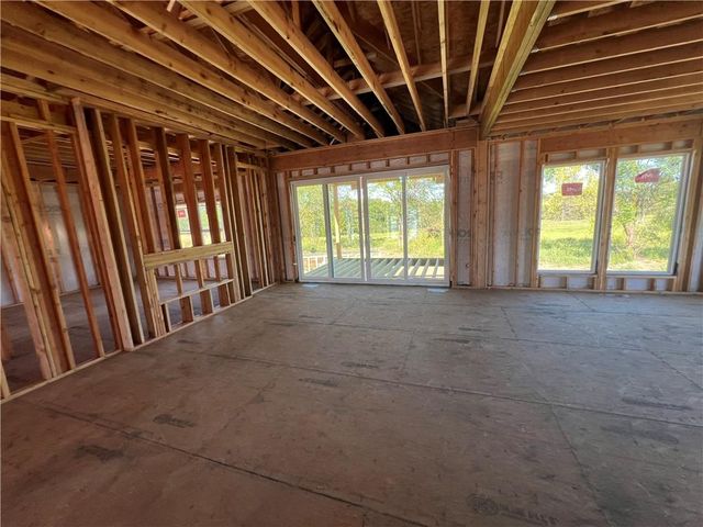 21403 Twin Oaks Parkway, Peculiar, MO 64078