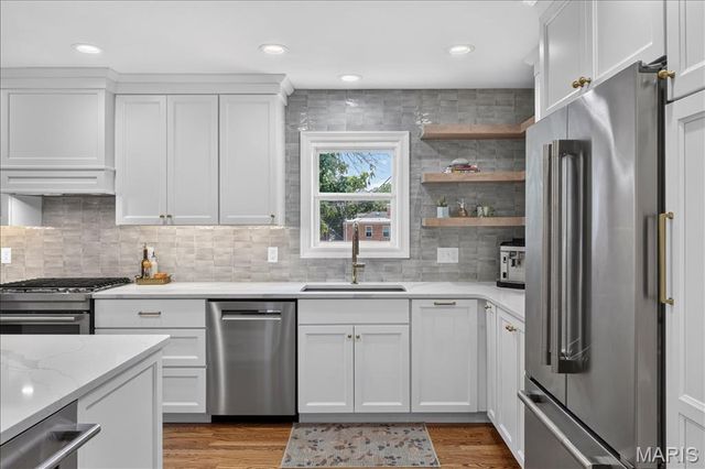 8124 Halifax Drive, Clayton, MO 63105