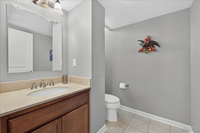 8124 Halifax Drive, Clayton, MO 63105