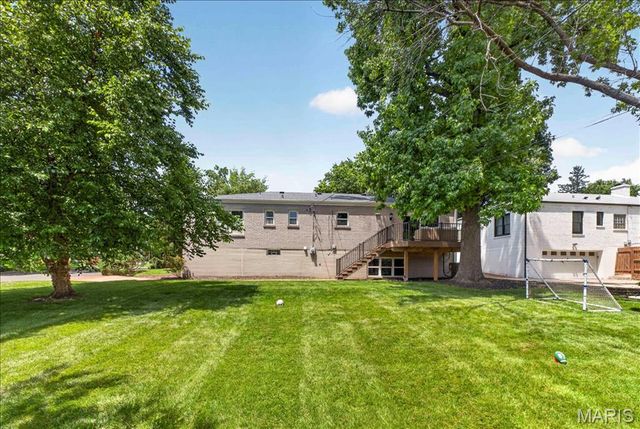 8124 Halifax Drive, Clayton, MO 63105