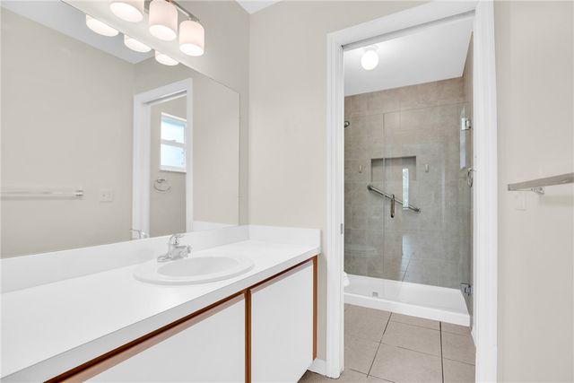 980 Dolphin Avenue, Sebastian, FL 32958