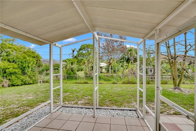 980 Dolphin Avenue, Sebastian, FL 32958