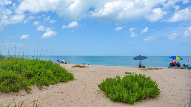 980 Dolphin Avenue, Sebastian, FL 32958