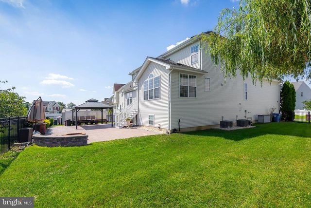 3 LORD LN, West Deptford, NJ 08086