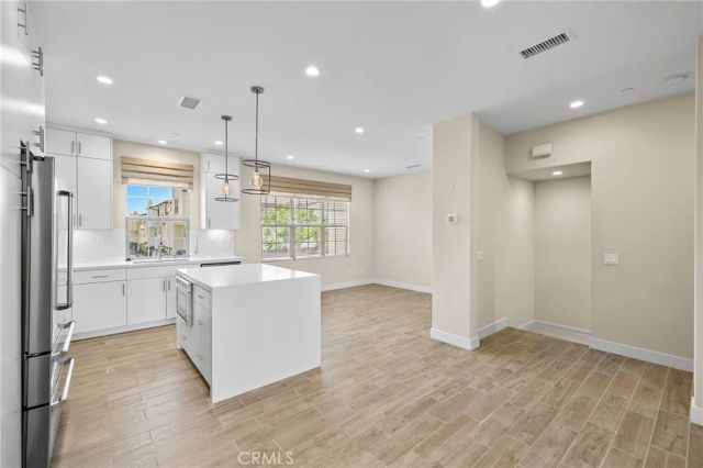 114 Outwest, Irvine, CA 92618