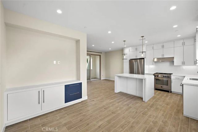 114 Outwest, Irvine, CA 92618