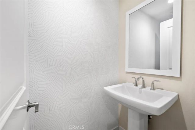 114 Outwest, Irvine, CA 92618