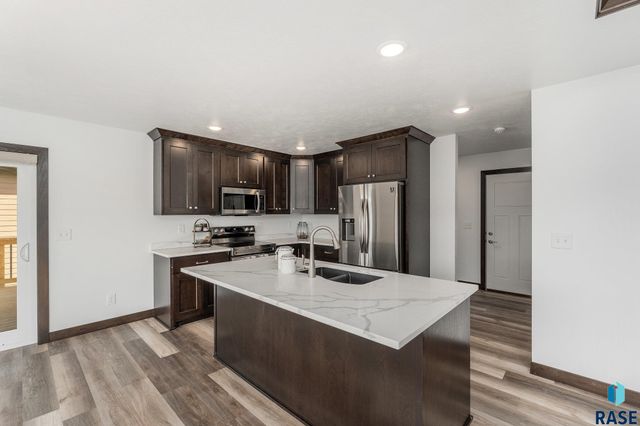 169 Central Park Ct, Harrisburg, SD 57032