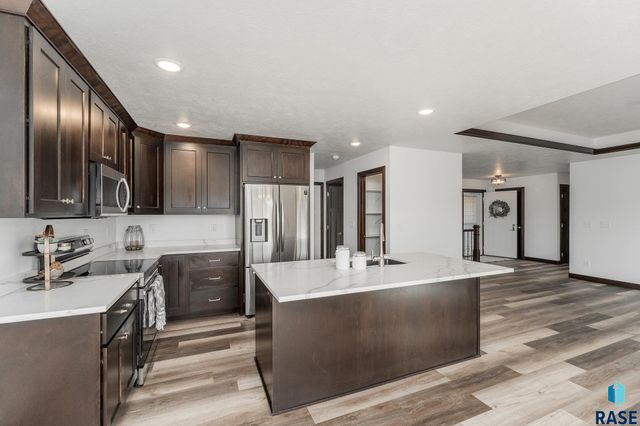 169 Central Park Ct, Harrisburg, SD 57032