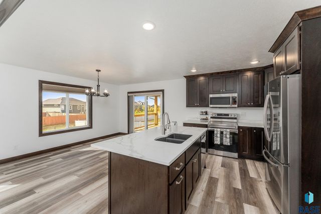 169 Central Park Ct, Harrisburg, SD 57032
