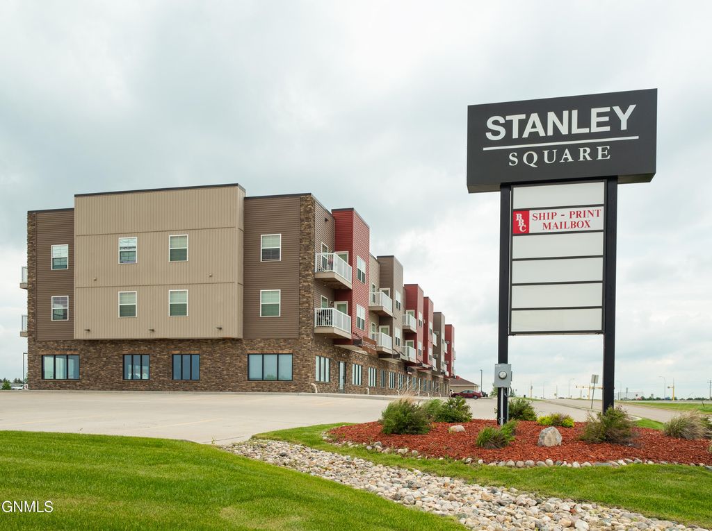 501 12th Avenue SE, Stanley, ND 58784 photo 2