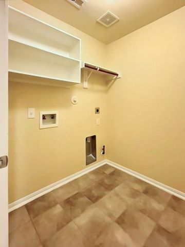 341 Lake Line Drive, Alvin, TX 77511