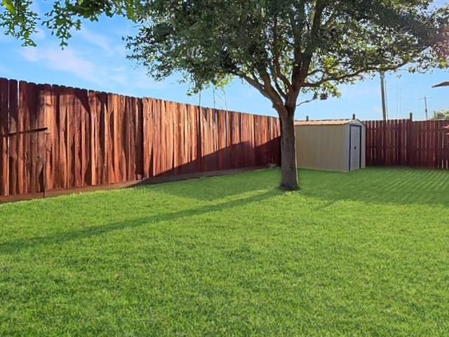 341 Lake Line Drive, Alvin, TX 77511