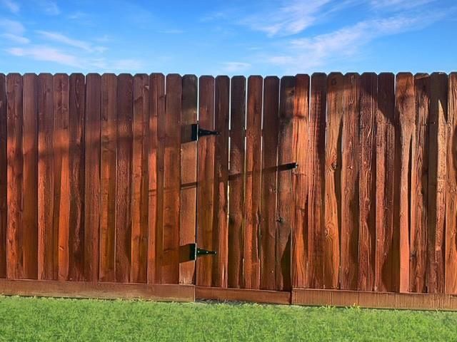 341 Lake Line Drive, Alvin, TX 77511