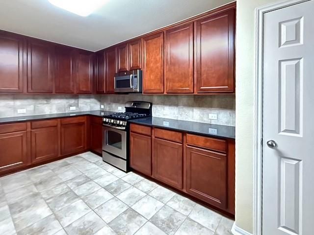 341 Lake Line Drive, Alvin, TX 77511