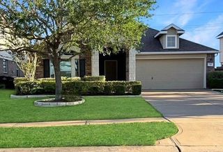 341 Lake Line Drive, Alvin, TX 77511