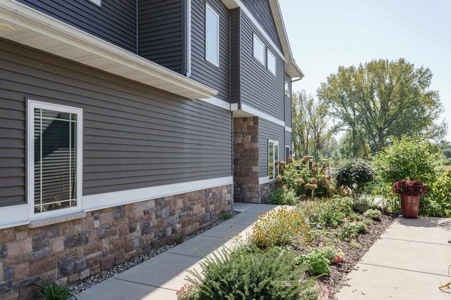 4237 Cortland Court, Windsor, WI 53598