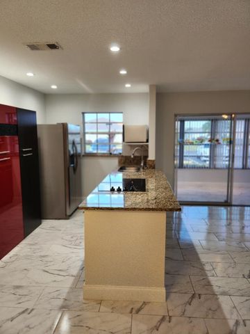 5433 Lakefront Boulevard B, Delray Beach, FL 33484