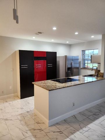 5433 Lakefront Boulevard B, Delray Beach, FL 33484