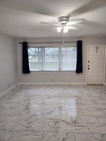 5433 Lakefront Boulevard B, Delray Beach, FL 33484