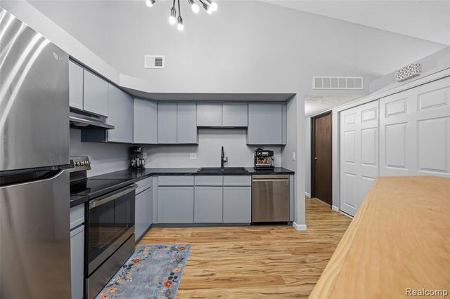 19145 Surrey Lane, Northville, MI 48167