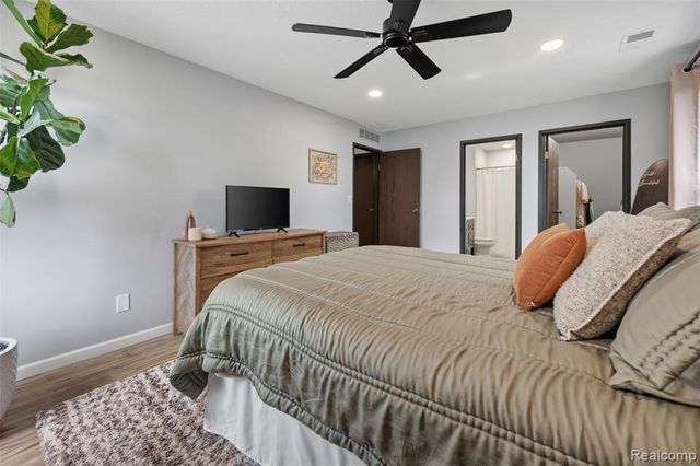 19145 Surrey Lane, Northville, MI 48167
