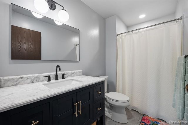 19145 Surrey Lane, Northville, MI 48167