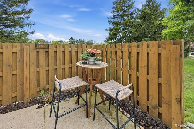 19145 Surrey Lane, Northville, MI 48167