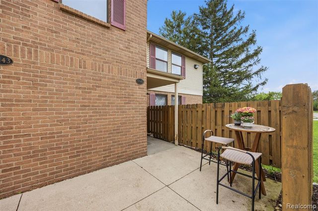 19145 Surrey Lane, Northville, MI 48167