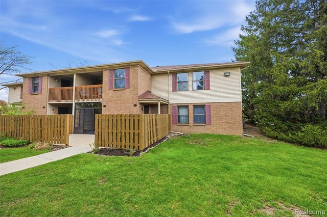 19145 Surrey Lane, Northville, MI 48167