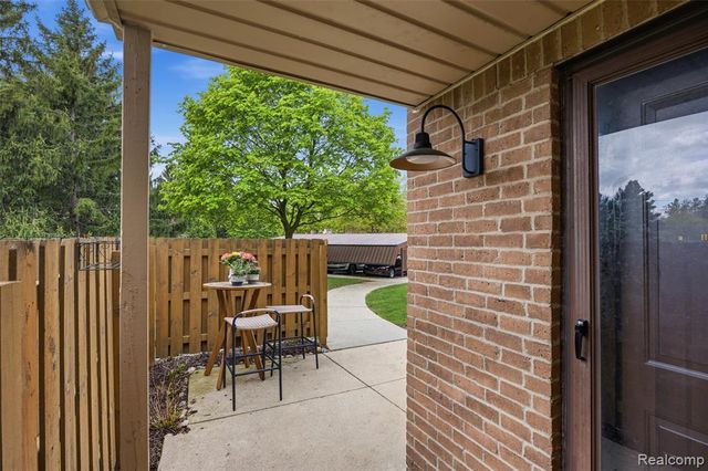 19145 Surrey Lane, Northville, MI 48167