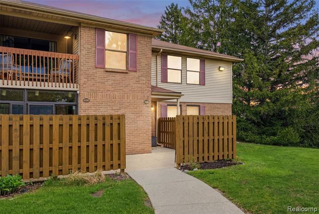 19145 Surrey Lane, Northville, MI 48167