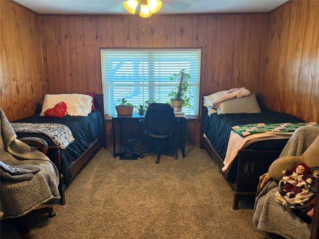 4685 Highway 82 E, Paris, TX 75462