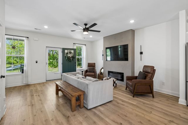 466 Mooresville Pike, Columbia, TN 38401