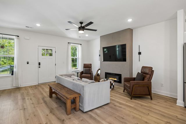 466 Mooresville Pike, Columbia, TN 38401