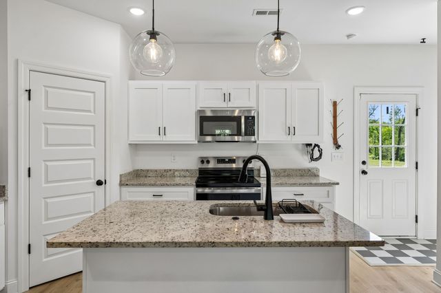 466 Mooresville Pike, Columbia, TN 38401