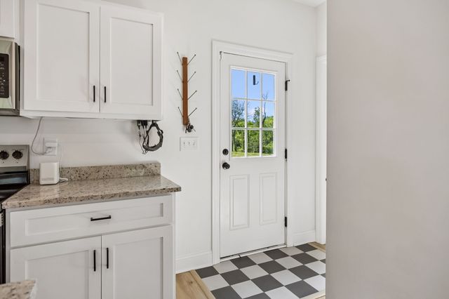 466 Mooresville Pike, Columbia, TN 38401
