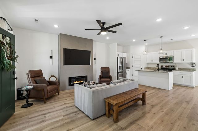 466 Mooresville Pike, Columbia, TN 38401