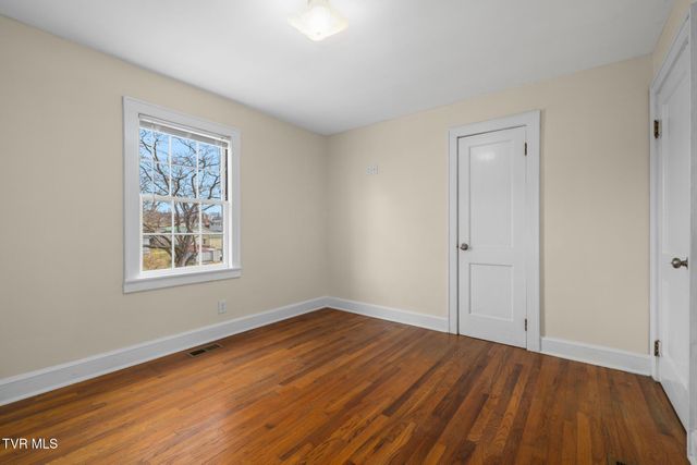 144 Allison Road, Piney Flats, TN 37686