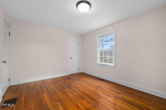 144 Allison Road, Piney Flats, TN 37686