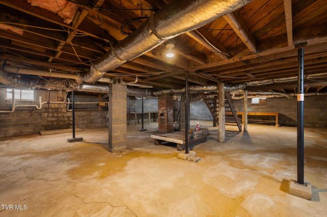 144 Allison Road, Piney Flats, TN 37686