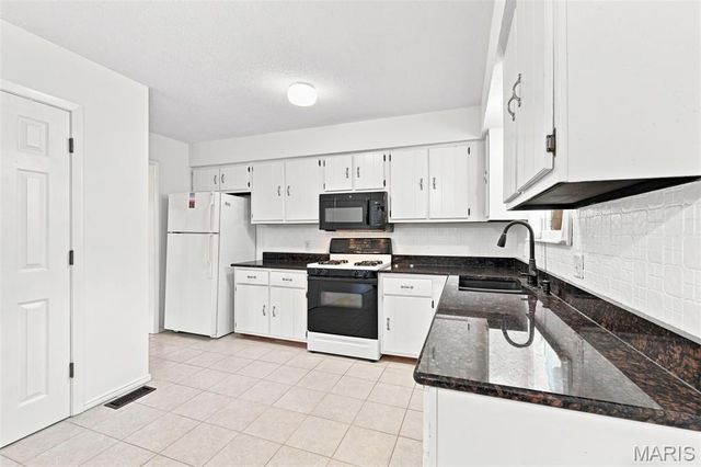 606 Willow Wood Court, St Charles, MO 63303