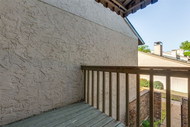 9848 Smokefeather Lane, Dallas, TX 75243