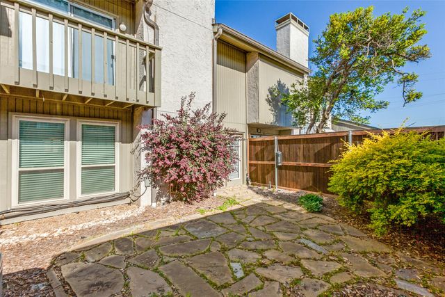 9848 Smokefeather Lane, Dallas, TX 75243