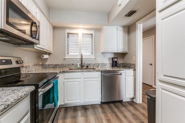 9848 Smokefeather Lane, Dallas, TX 75243